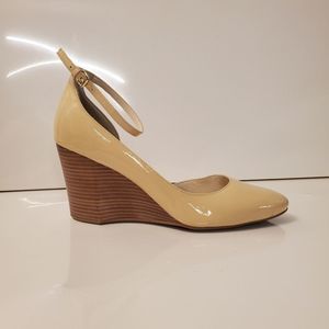 COLE HAAN Sz 9 Lacey Ankle Strap Wedge Pump Nude